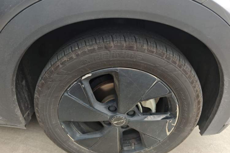Used BYD Dolphin 2023 420 km Free Version Right Front Wheel Hub
