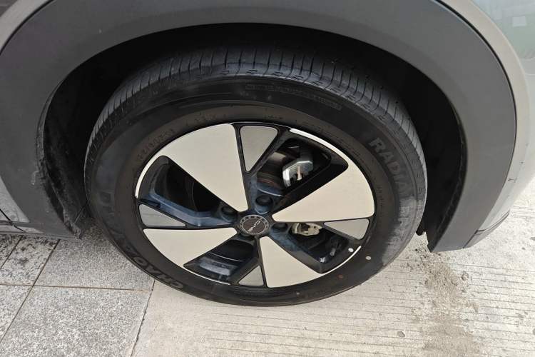 Used BYD Dolphin 2023 420 km Fashion Edition Right Front Wheel Hub