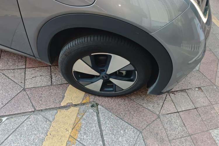 Used BYD Dolphin 2023 420 km Free Version Right Front Wheel Hub