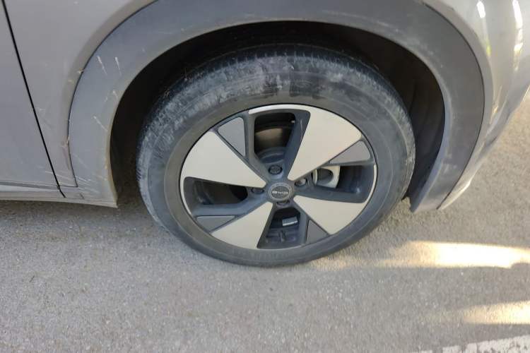 Used BYD Dolphin 2023 420 km Free Version Right Front Wheel Hub