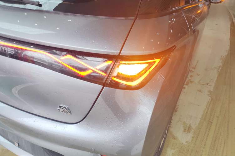 Used BYD Dolphin 2023 420 km Fashion Edition Right Rear Taillight