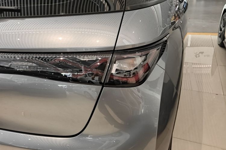 Used BYD Dolphin 2023 420 km Fashion Edition Right Rear Taillight