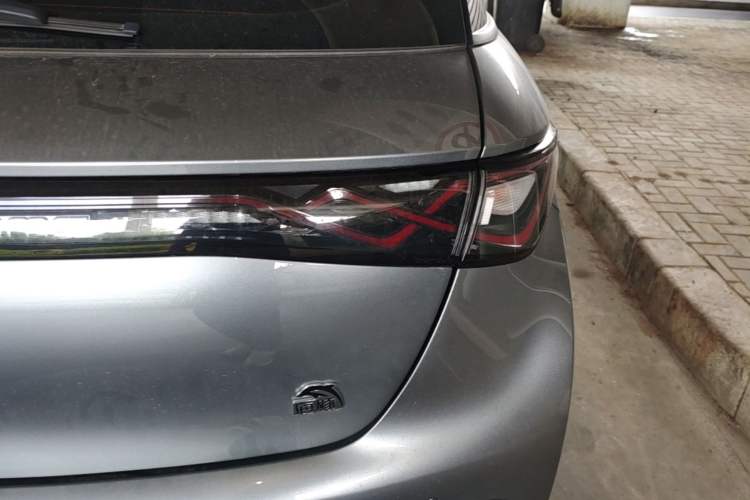 Used BYD Dolphin 2023 420 km Fashion Edition Right Rear Taillight