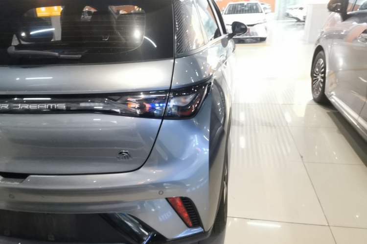 Used BYD Dolphin 2023 420 km Fashion Edition Right Rear Taillight
