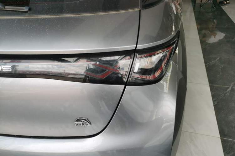 Used BYD Dolphin 2023 420 km Fashion Edition Right Rear Taillight