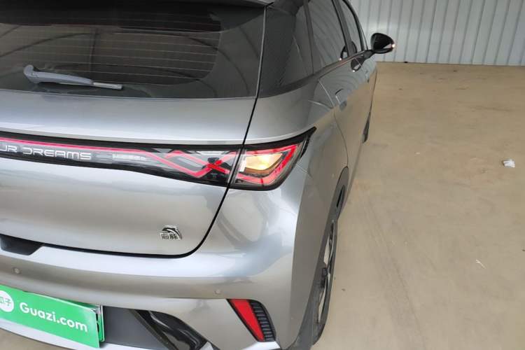 Used BYD Dolphin 2023 420 km Fashion Edition Right Rear Taillight
