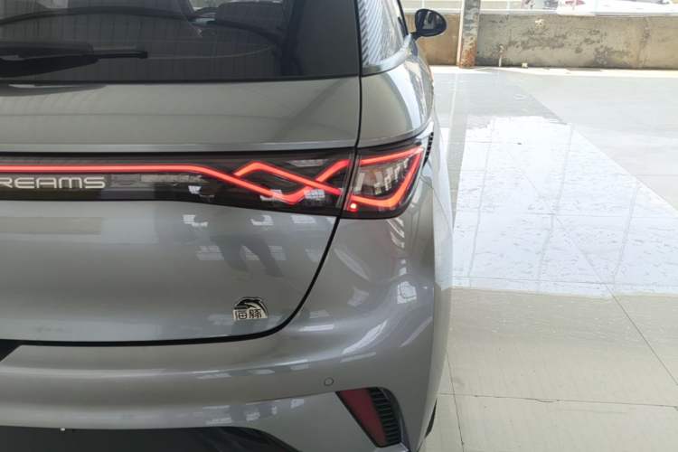 Used BYD Dolphin 2023 420 km Fashion Edition Right Rear Taillight