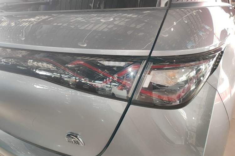 Used BYD Dolphin 2023 420 km Fashion Edition Right Rear Taillight