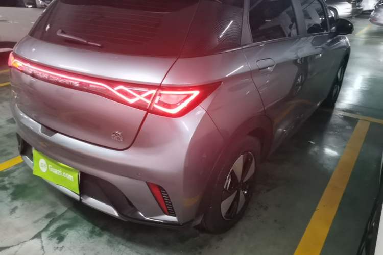 Used BYD Dolphin 2023 420 km Fashion Edition Right Rear Taillight