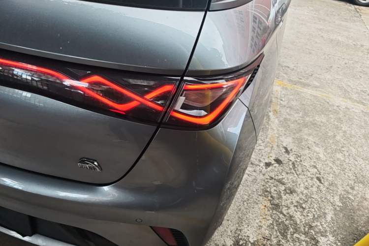 Used BYD Dolphin 2023 420 km Fashion Edition Right Rear Taillight