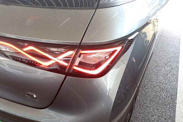 Used BYD Dolphin 2023 420 km Fashion Edition Right Rear Taillight