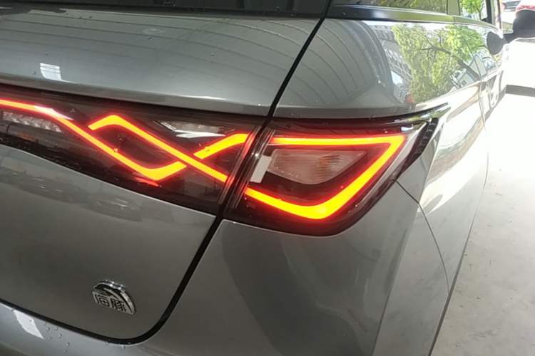 Used BYD Dolphin 2023 420 km Fashion Edition Right Rear Taillight