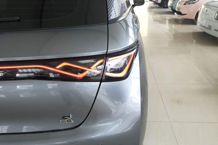Used BYD Dolphin 2023 420 km Fashion Edition Right Rear Taillight