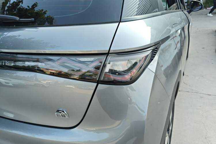 Used BYD Dolphin 2023 420 km Fashion Edition Right Rear Taillight