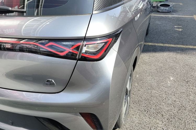 Used BYD Dolphin 2023 420 km Fashion Edition Right Rear Taillight