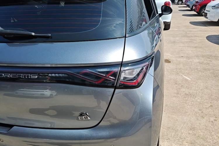 Used BYD Dolphin 2023 420 km Fashion Edition Right Rear Taillight
