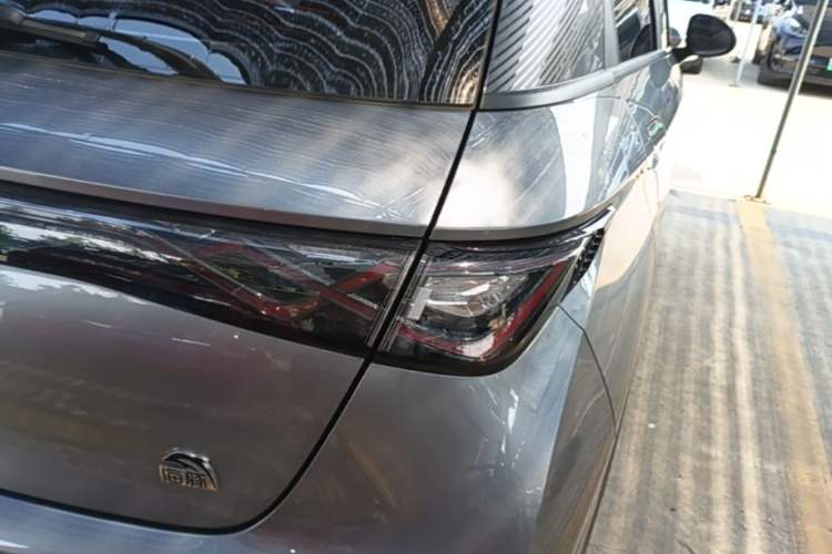 Used BYD Dolphin 2023 420 km Fashion Edition Right Rear Taillight