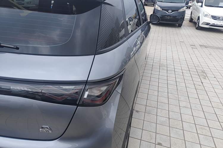 Used BYD Dolphin 2023 420 km Fashion Edition Right Rear Taillight
