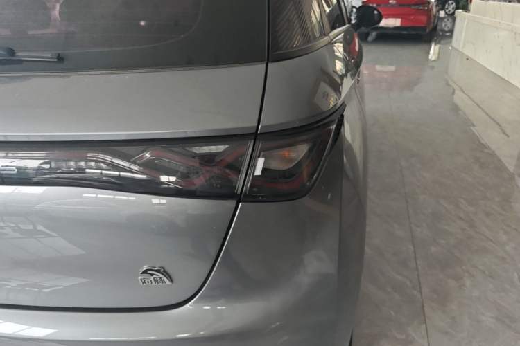 Used BYD Dolphin 2023 420 km Fashion Edition Right Rear Taillight