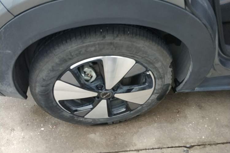 Used BYD Dolphin 2023 420 km Fashion Edition Right Rear Wheel Hub