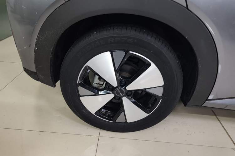 Used BYD Dolphin 2023 420 km Free Version Right Rear Wheel Hub