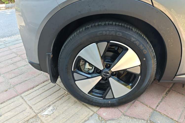 Used BYD Dolphin 2023 420 km Fashion Edition Right Rear Wheel Hub