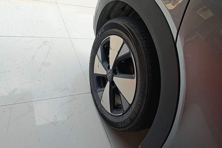 Used BYD Dolphin 2023 420 km Free Version Right Rear Wheel Hub