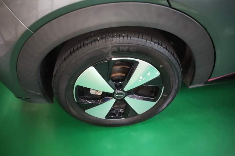 Used BYD Dolphin 2023 420 km Free Version Right Rear Wheel Hub