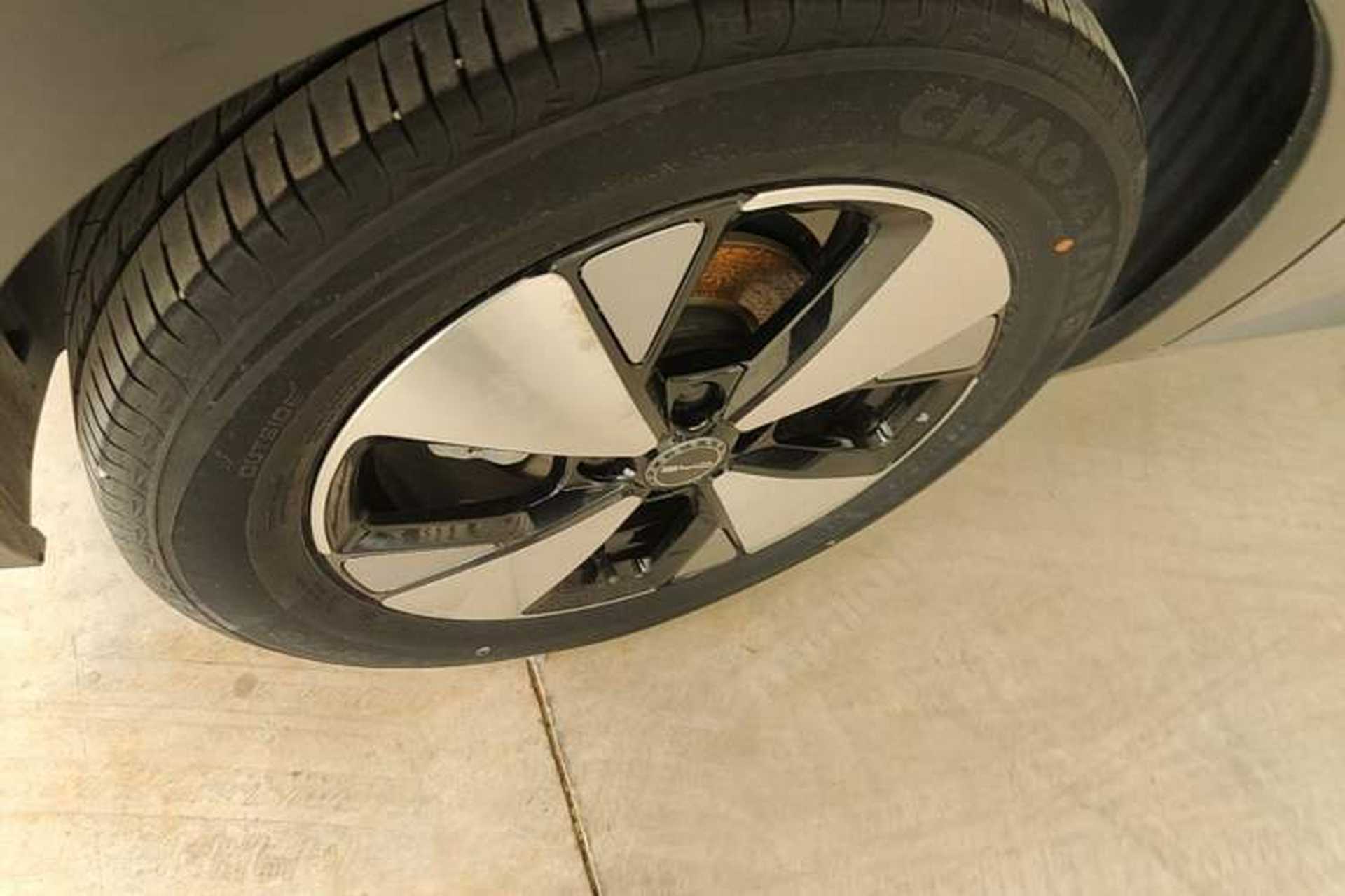 Used BYD Dolphin 2023 420 km Free Version Right Rear Wheel Hub