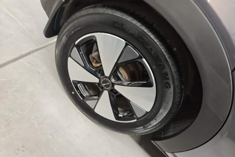 Used BYD Dolphin 2023 420 km Fashion Edition Right Rear Wheel Hub