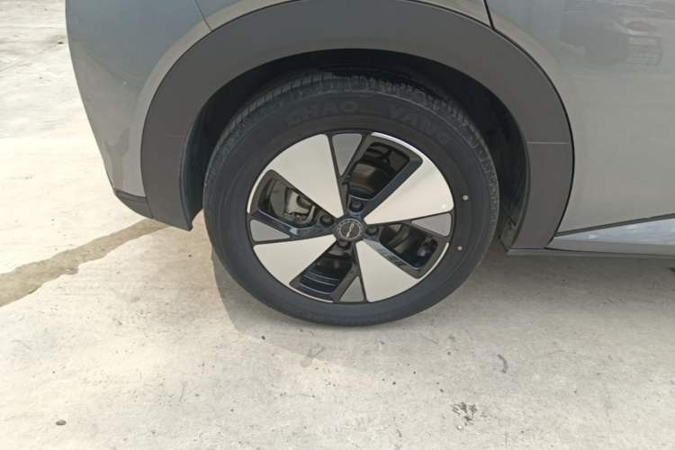 Used BYD Dolphin 2023 420 km Free Version Right Rear Wheel Hub