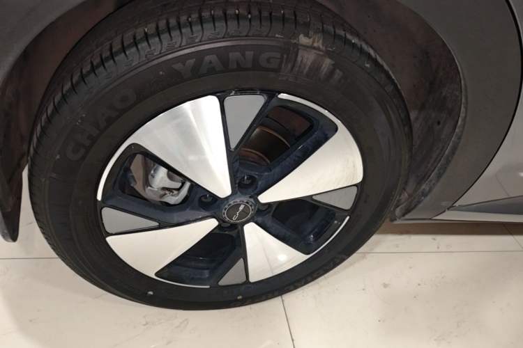 Used BYD Dolphin 2023 420 km Free Version Right Rear Wheel Hub