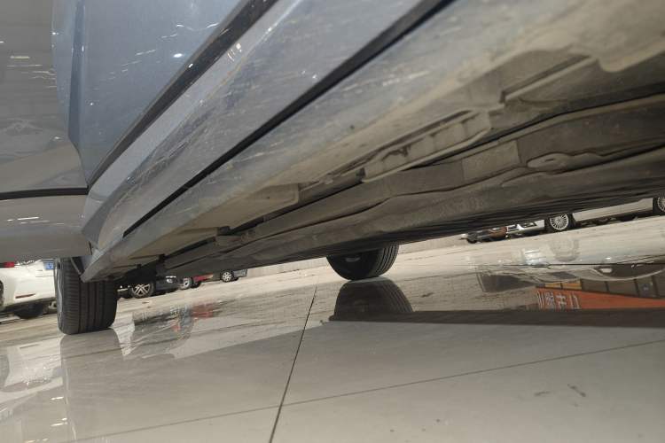 Used BYD Dolphin 2023 420 km Fashion Edition Right Side Sill