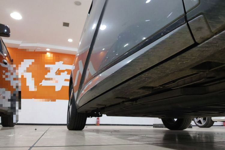 Used BYD Dolphin 2023 420 km Fashion Edition Right Side Sill
