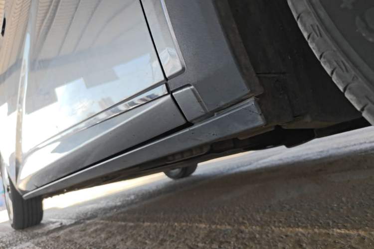 Used BYD Dolphin 2023 420 km Free Version Right Side Sill