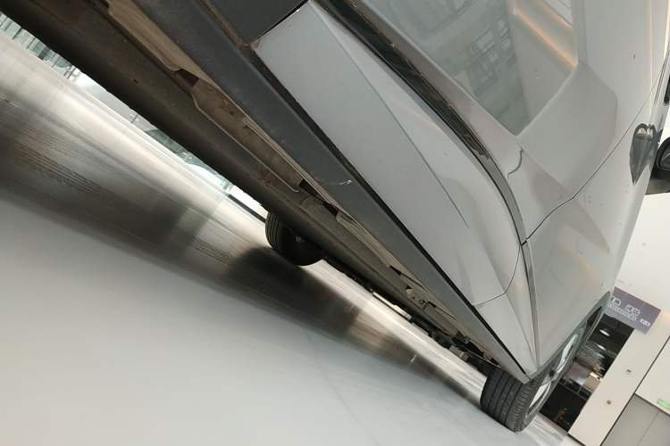 Used BYD Dolphin 2023 420 km Fashion Edition Right Side Sill