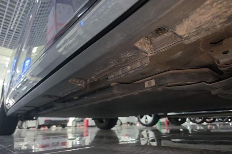 Used BYD Dolphin 2023 420 km Fashion Edition Right Side Sill