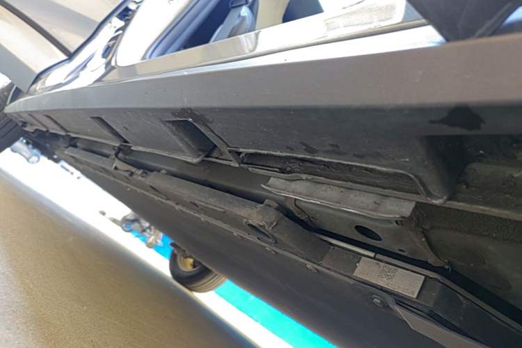 Used BYD Dolphin 2023 420 km Fashion Edition Right Side Sill