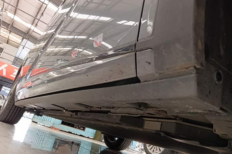 Used BYD Dolphin 2023 420 km Fashion Edition Right Side Sill