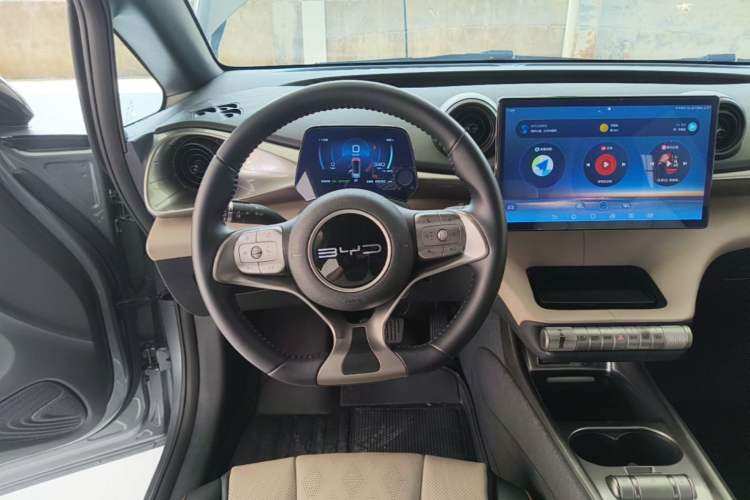 Used BYD Dolphin 2023 420 km Fashion Edition Steering Wheel