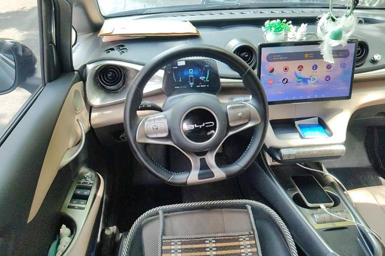 Used BYD Dolphin 2023 420 km Fashion Edition Steering Wheel