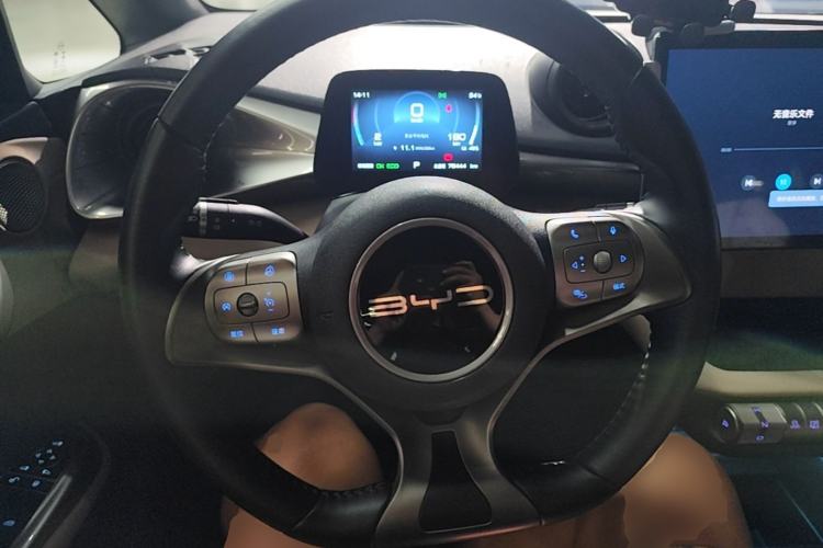 Used BYD Dolphin 2023 420 km Fashion Edition Steering Wheel