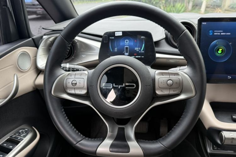 Used BYD Dolphin 2023 420 km Fashion Edition Steering Wheel