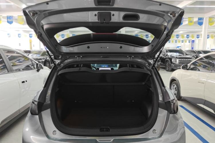 Used BYD Dolphin 2023 420 km Fashion Edition Trunk
