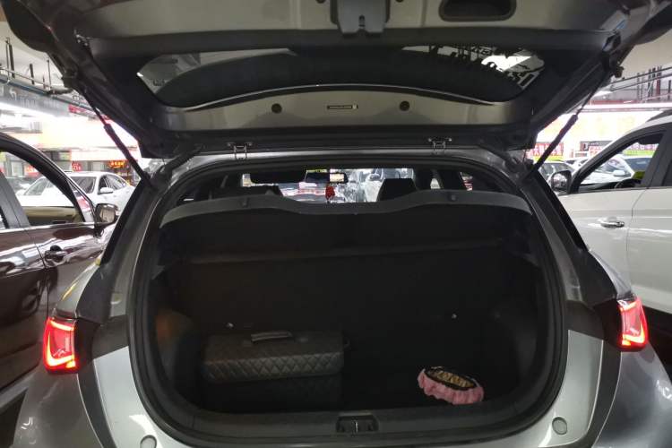 Used BYD Dolphin 2023 420 km Free Version Trunk