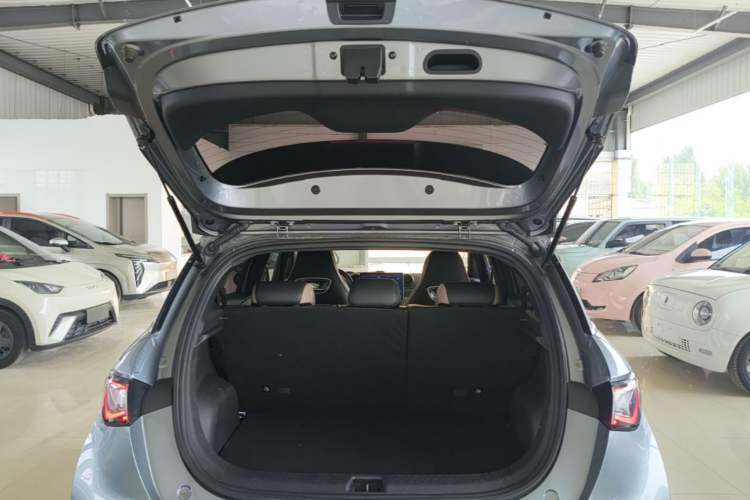 Used BYD Dolphin 2023 420 km Fashion Edition Trunk