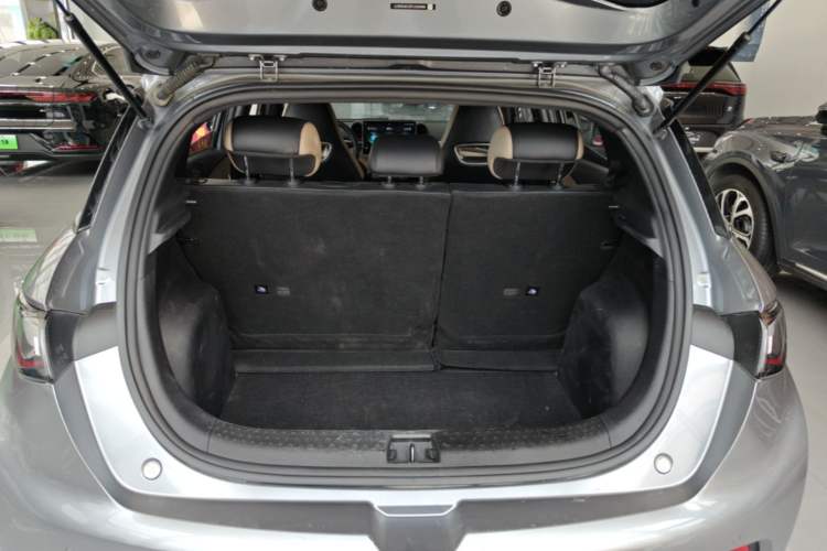 Used BYD Dolphin 2023 420 km Fashion Edition Trunk