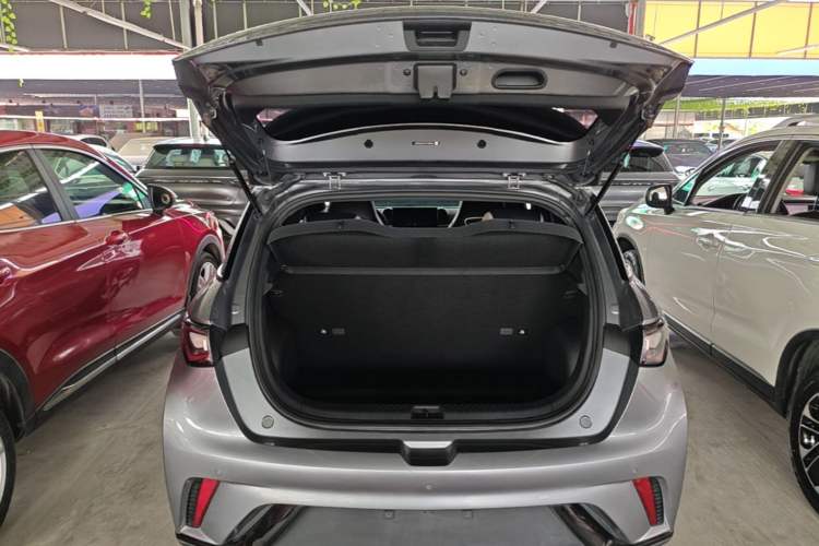 Used BYD Dolphin 2023 420 km Free Version Trunk