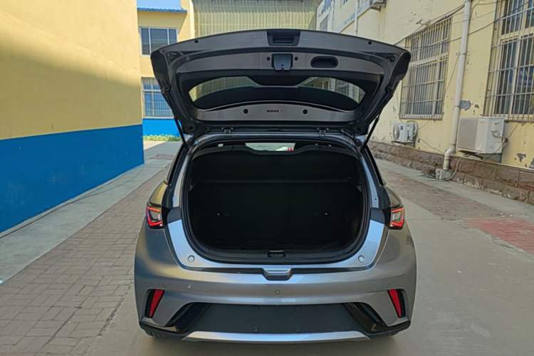 Used BYD Dolphin 2023 420 km Fashion Edition Trunk