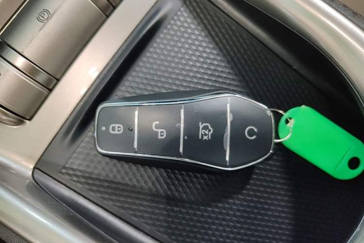 Used BYD Dolphin 2023 420 km Free Version Vehicle Key